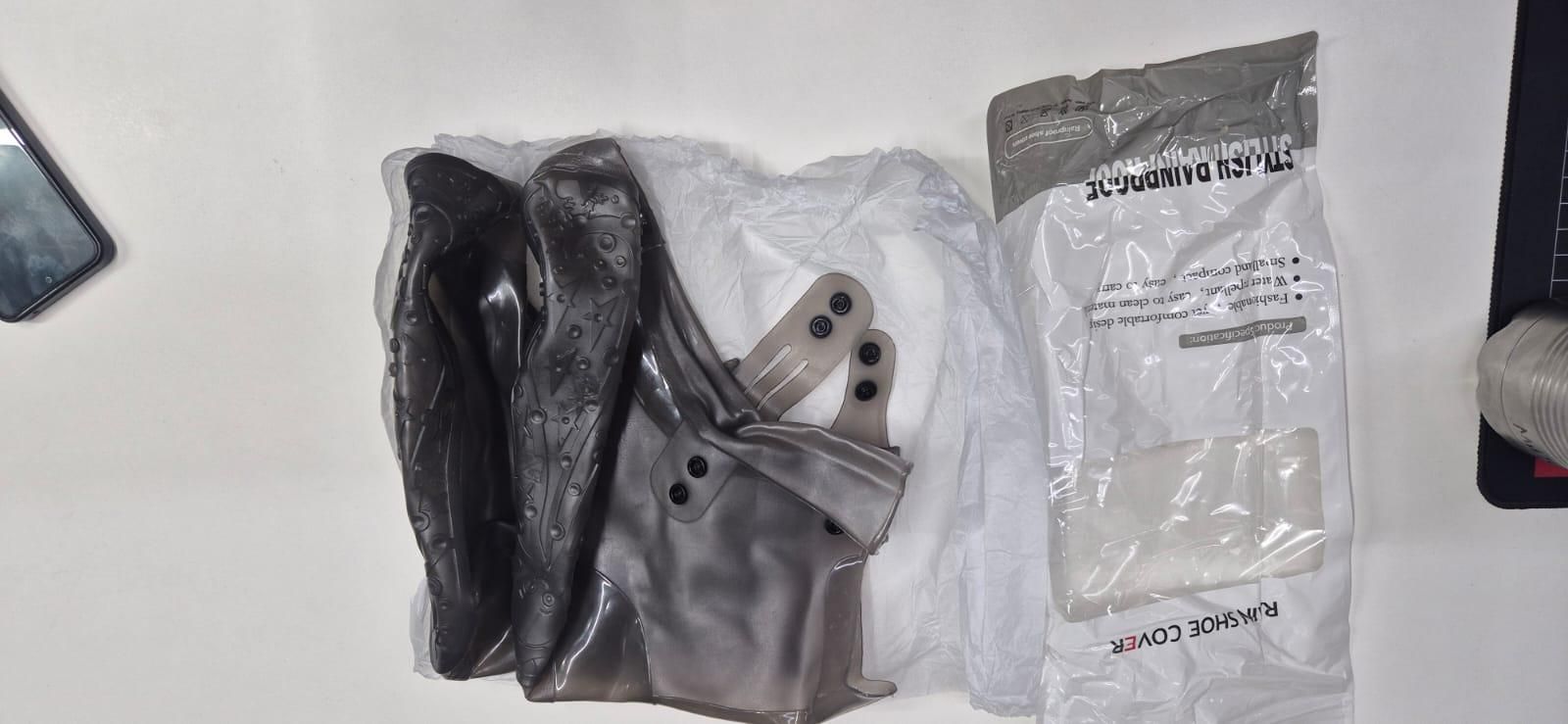 Waterproof Rain Shoe Covers with Secure Button Closure PREMIUM MATERIAL - Made of high elastic silicone material, 100% waterproof and durable.